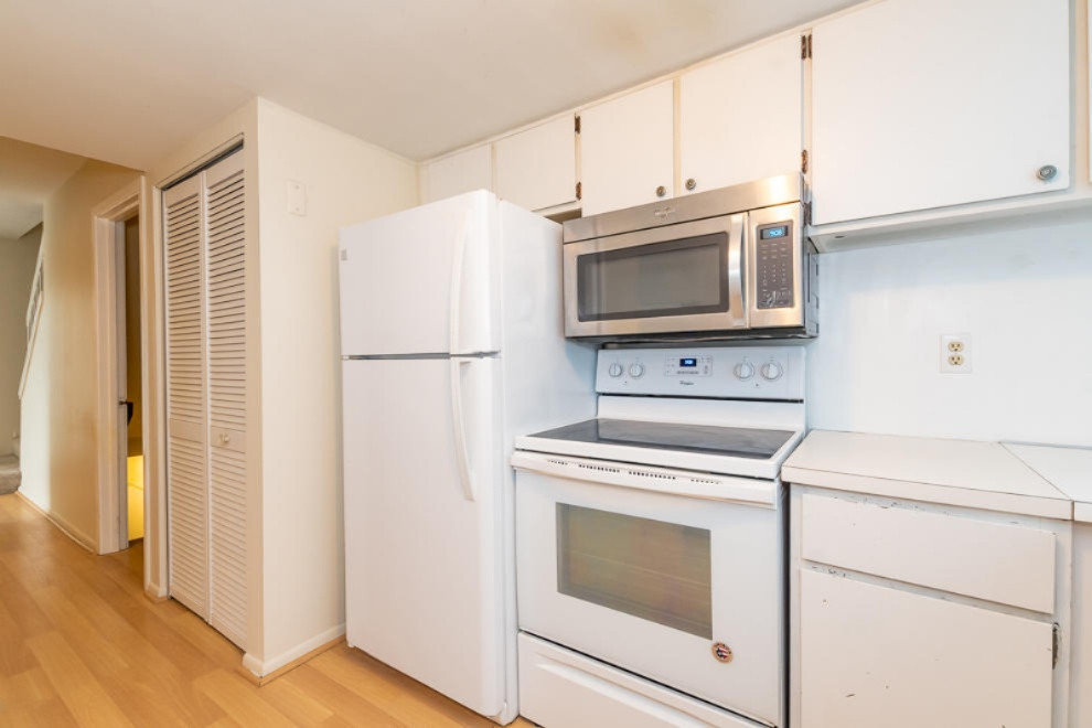 121 Inverness Court Kalamazoo, MI 49006 - Photo 10 of 27 RN5_9659a