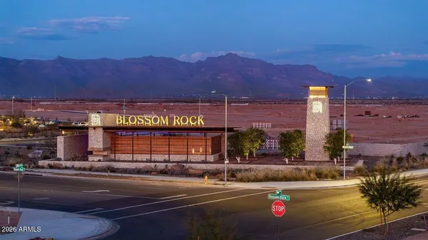 $818,200 | 1050 Golden Ore Pass, Apache Junction, AZ 85120