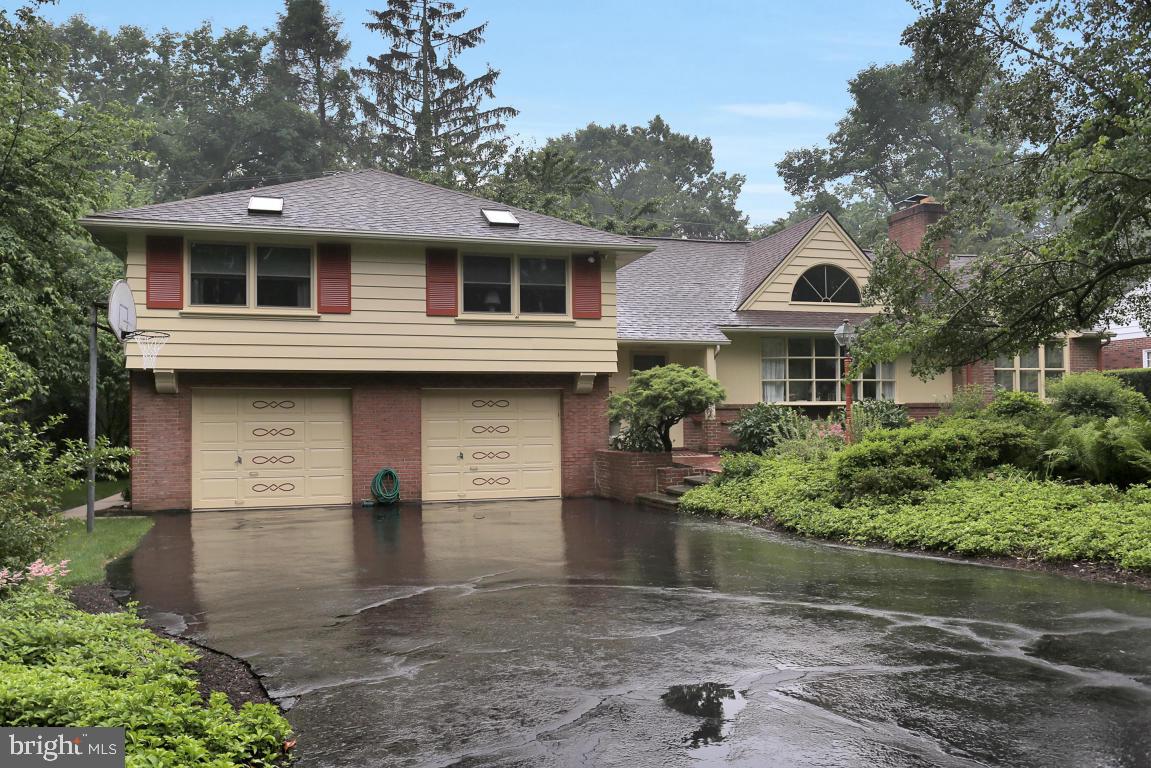 1416 Newton Road Lancaster, PA 17603 - Photo 2 of 37 Gallery Image 2