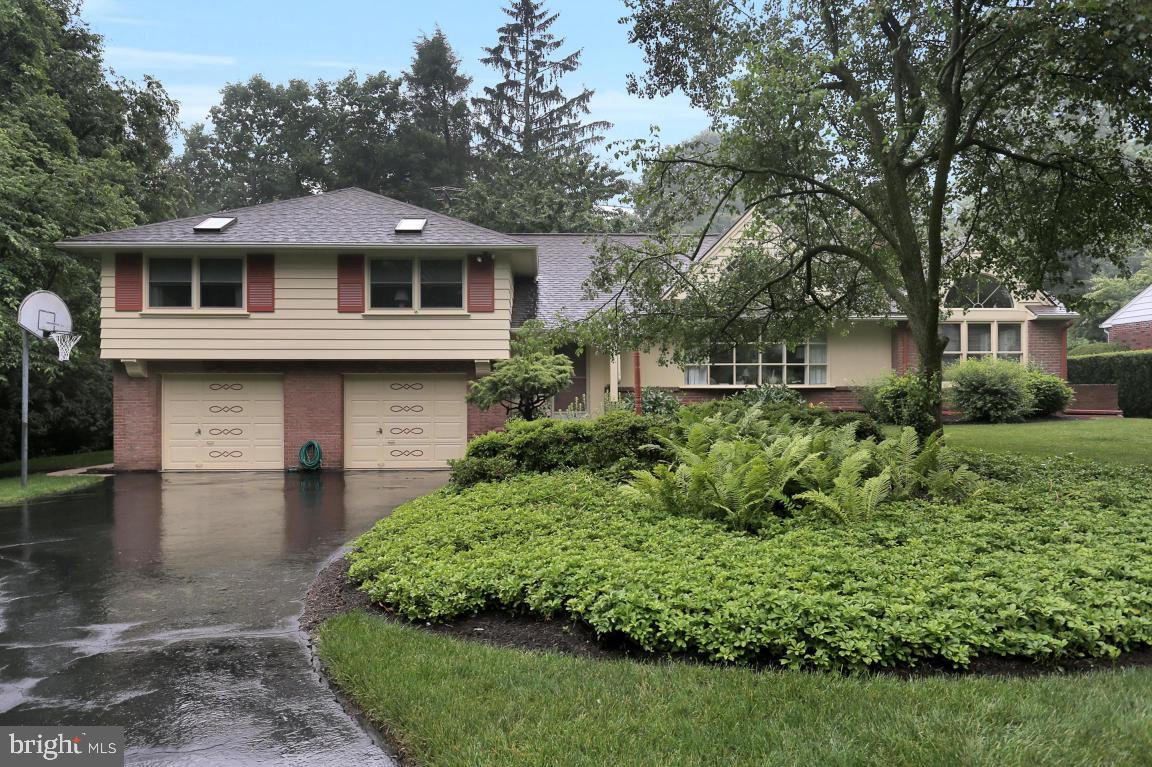 1416 Newton Road Lancaster, PA 17603 - Photo 3 of 37 Gallery Image 3