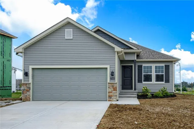 $394,934 | 18400 West 205th Terrace, Spring Hill, KS 66083