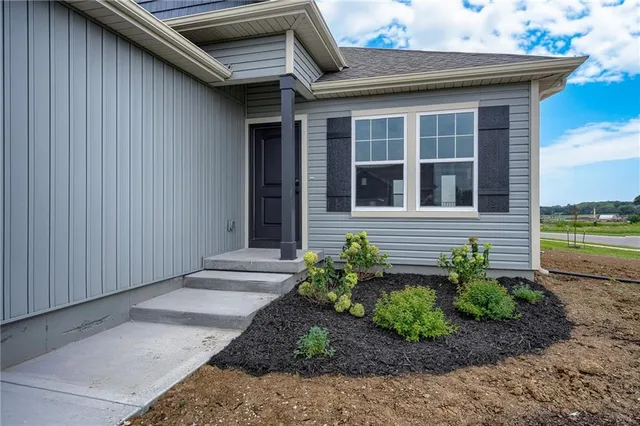 $394,934 | 18400 West 205th Terrace, Spring Hill, KS 66083