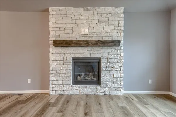 $402,408 | 18400 West 205th Terrace, Spring Hill, KS 66083