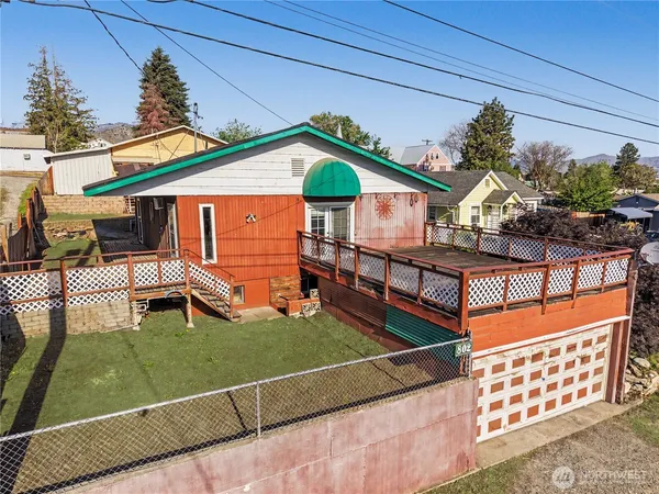 $425,000 | 802 South Chelan Avenue, Wenatchee, WA 98801