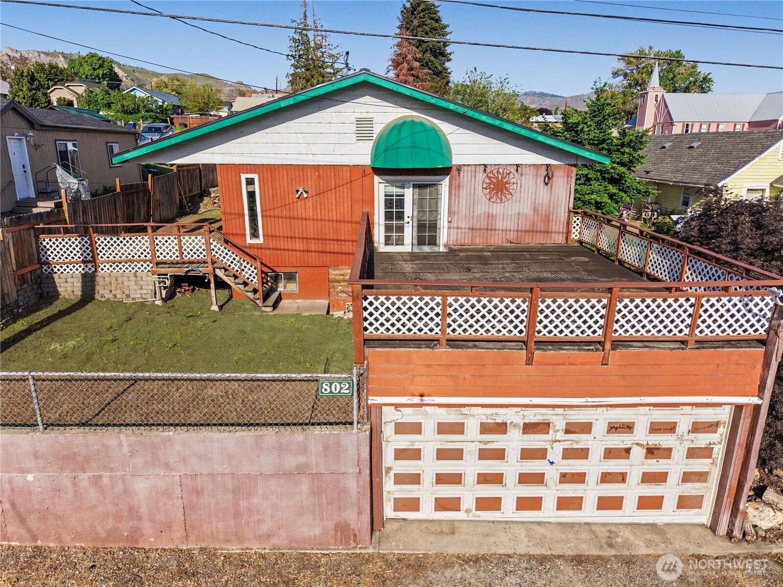 802 South Chelan Avenue Wenatchee, WA 98801 - Photo 2 of 40 a front view of a house