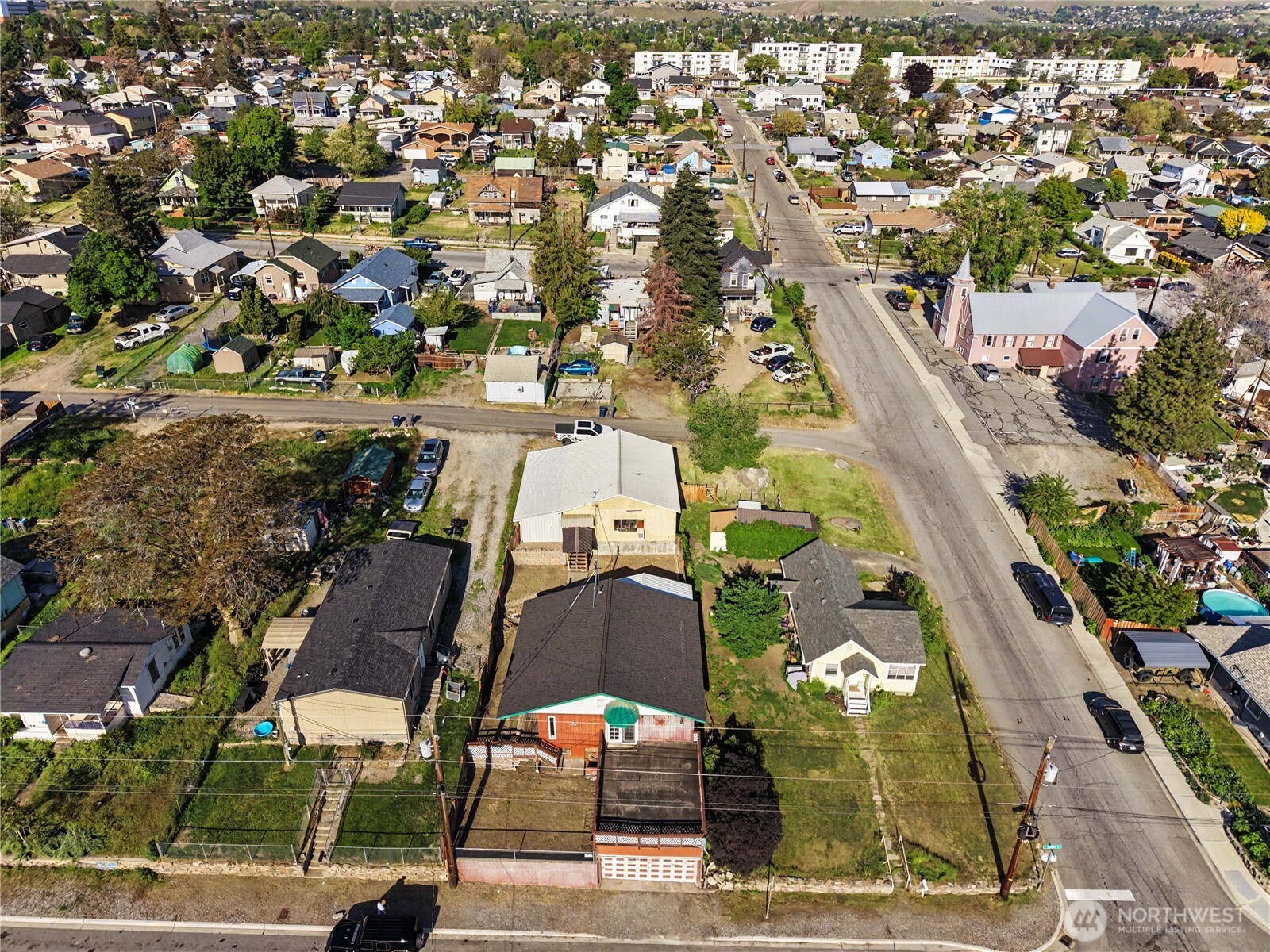 802 South Chelan Avenue Wenatchee, WA 98801 - Photo 38 of 40 an aerial view of a city