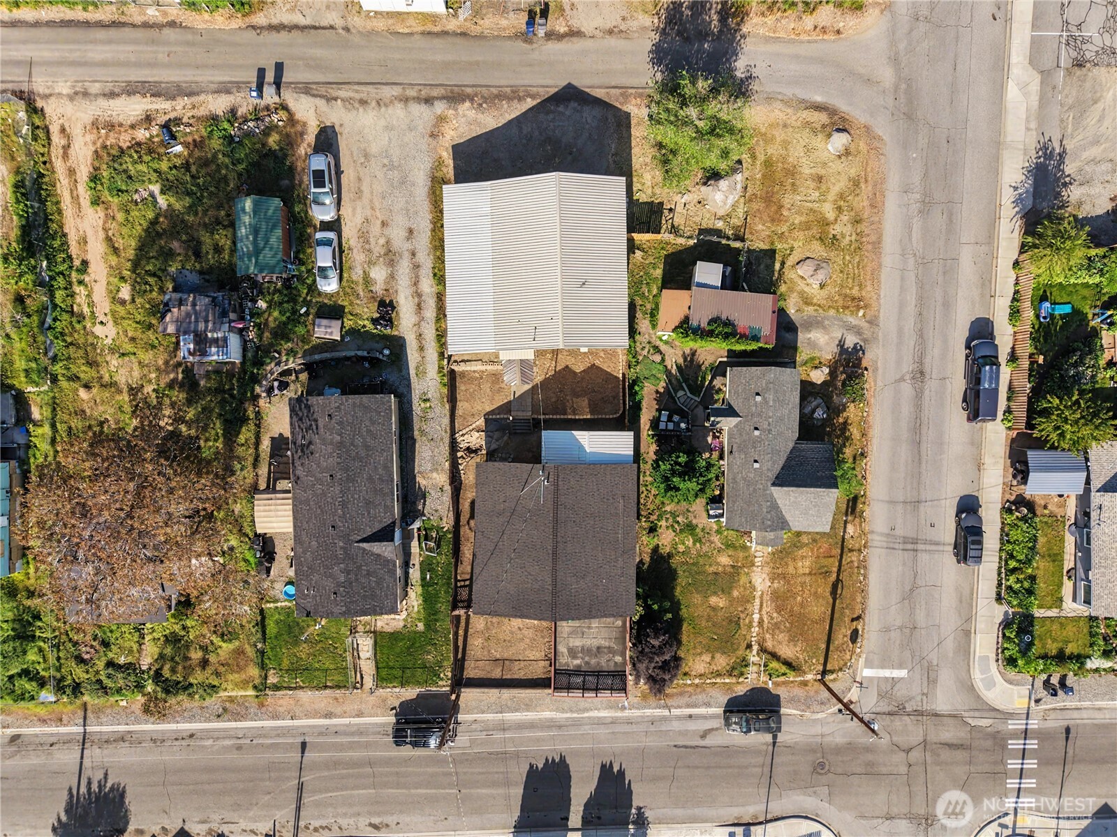 802 South Chelan Avenue Wenatchee, WA 98801 - Photo 40 of 40 an aerial view of multiple houses with a street
