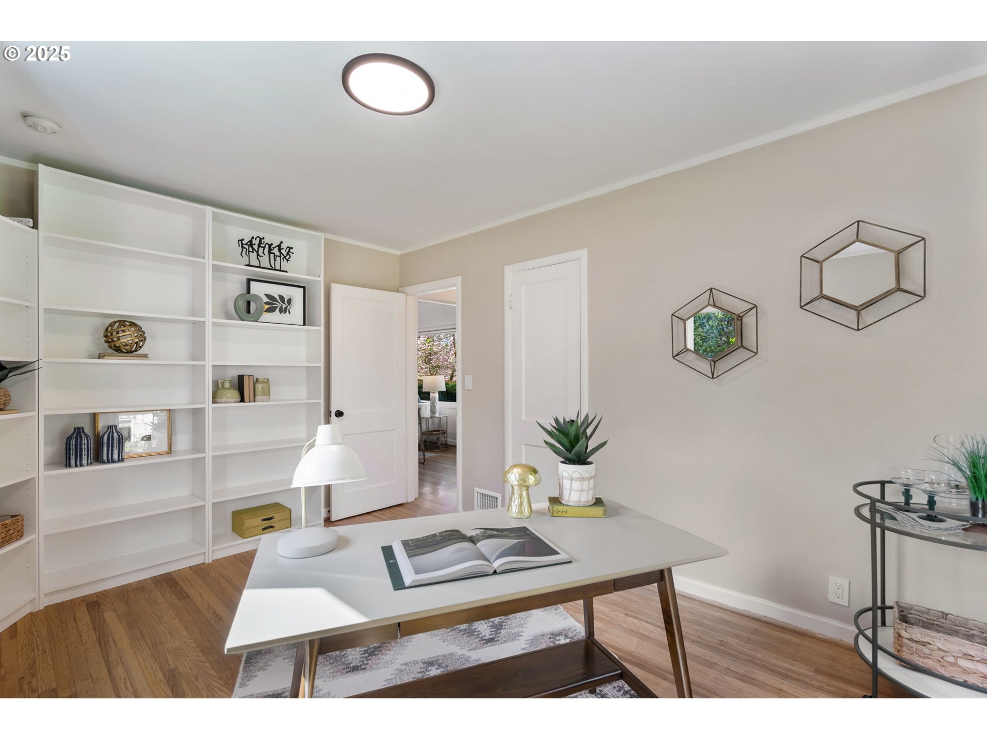8075 Southwest Valley View Court Portland, OR 97225 - Photo 14 of 23 Gallery Image 14