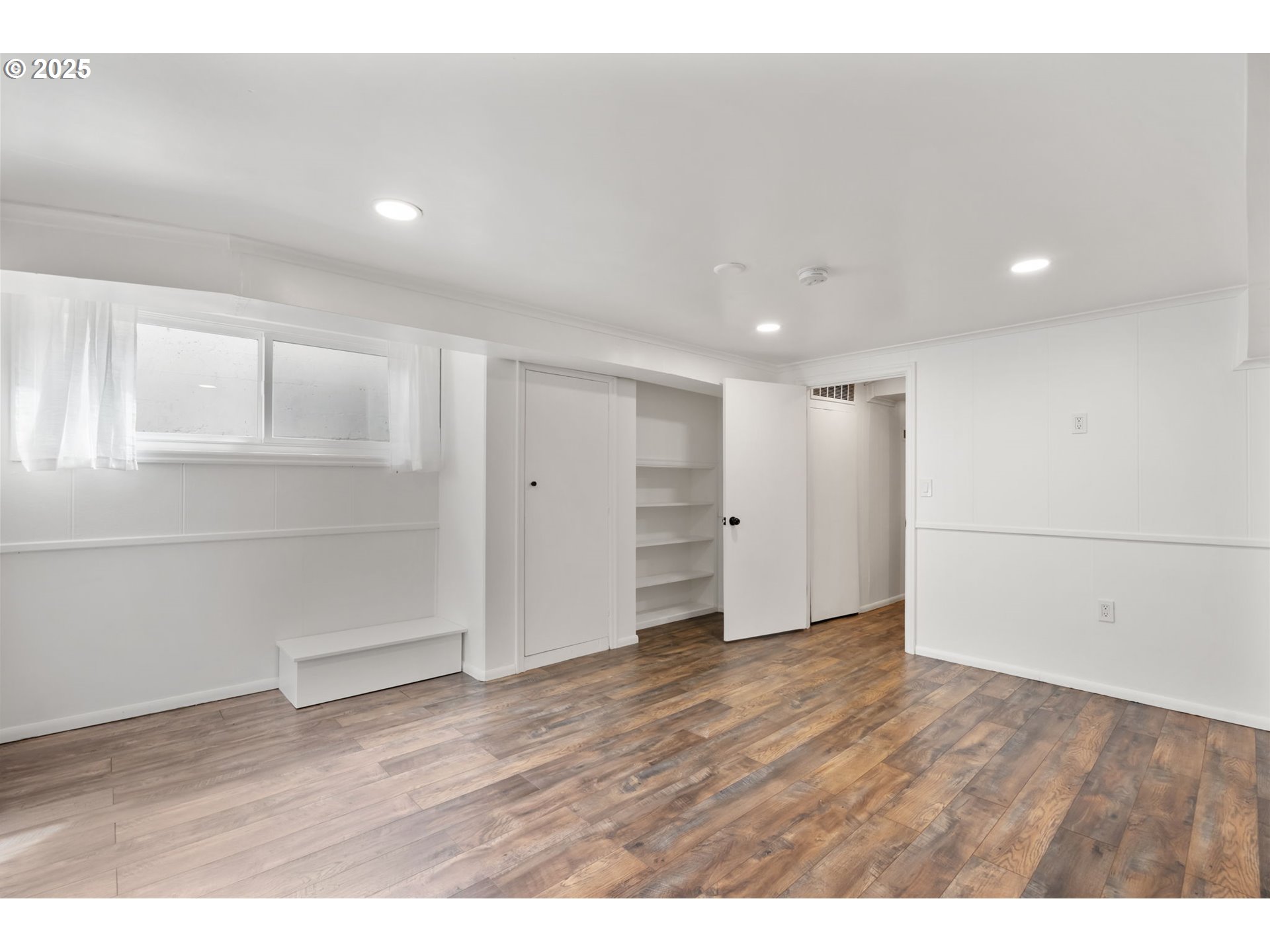 8075 Southwest Valley View Court Portland, OR 97225 - Photo 17 of 23 Gallery Image 17