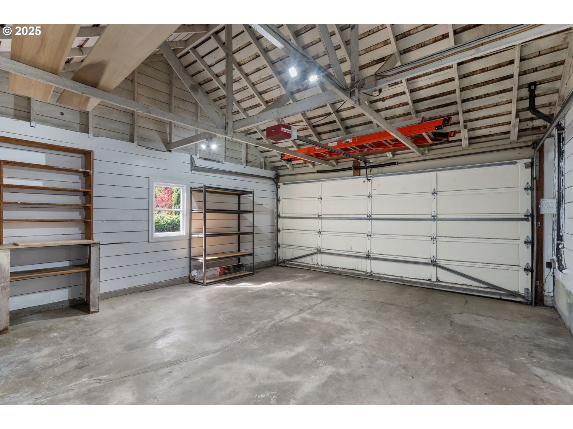 8075 Southwest Valley View Court Portland, OR 97225 - Photo 19 of 23 Gallery Image 19