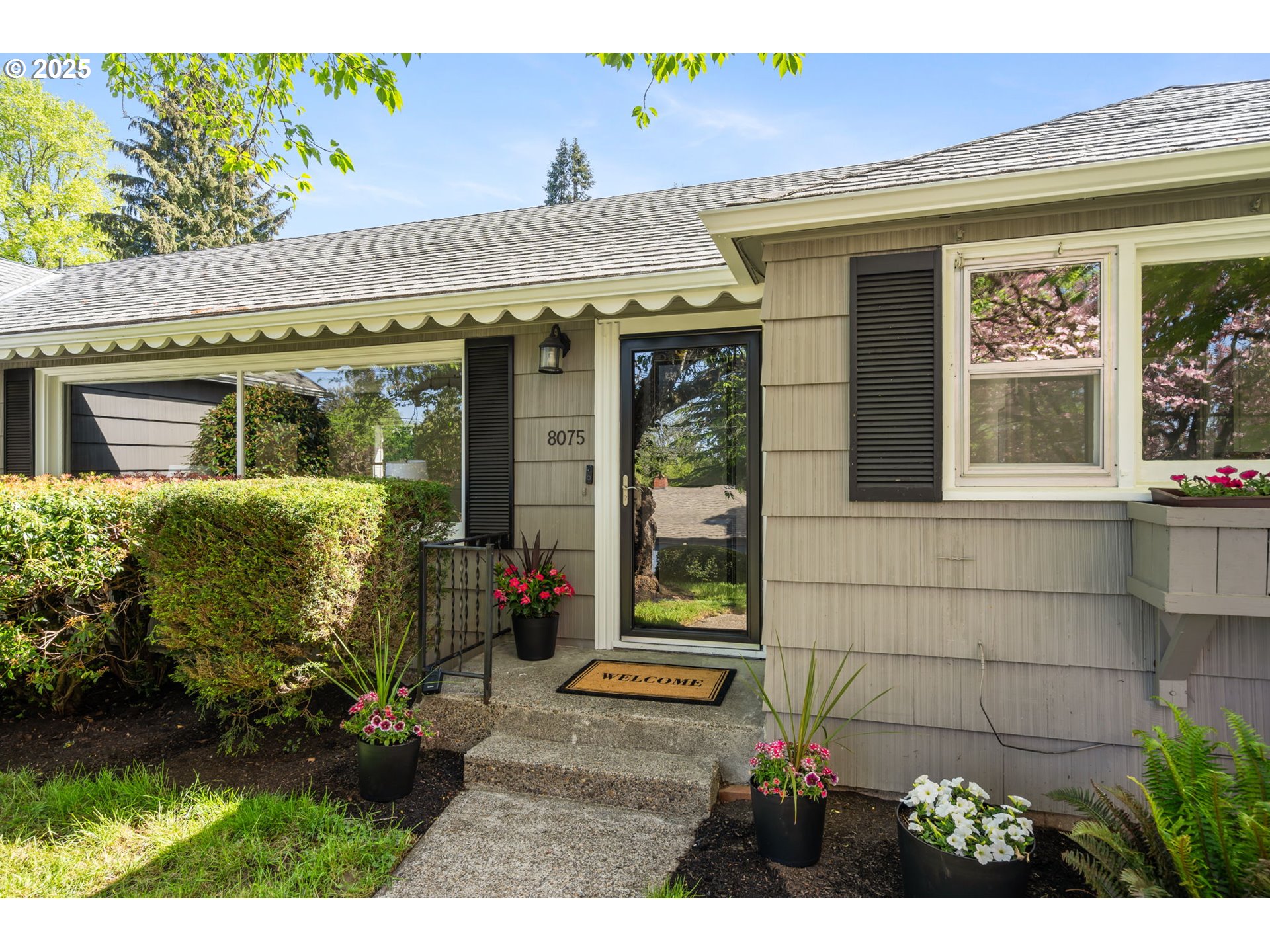 8075 Southwest Valley View Court Portland, OR 97225 - Photo 2 of 23 Gallery Image 2