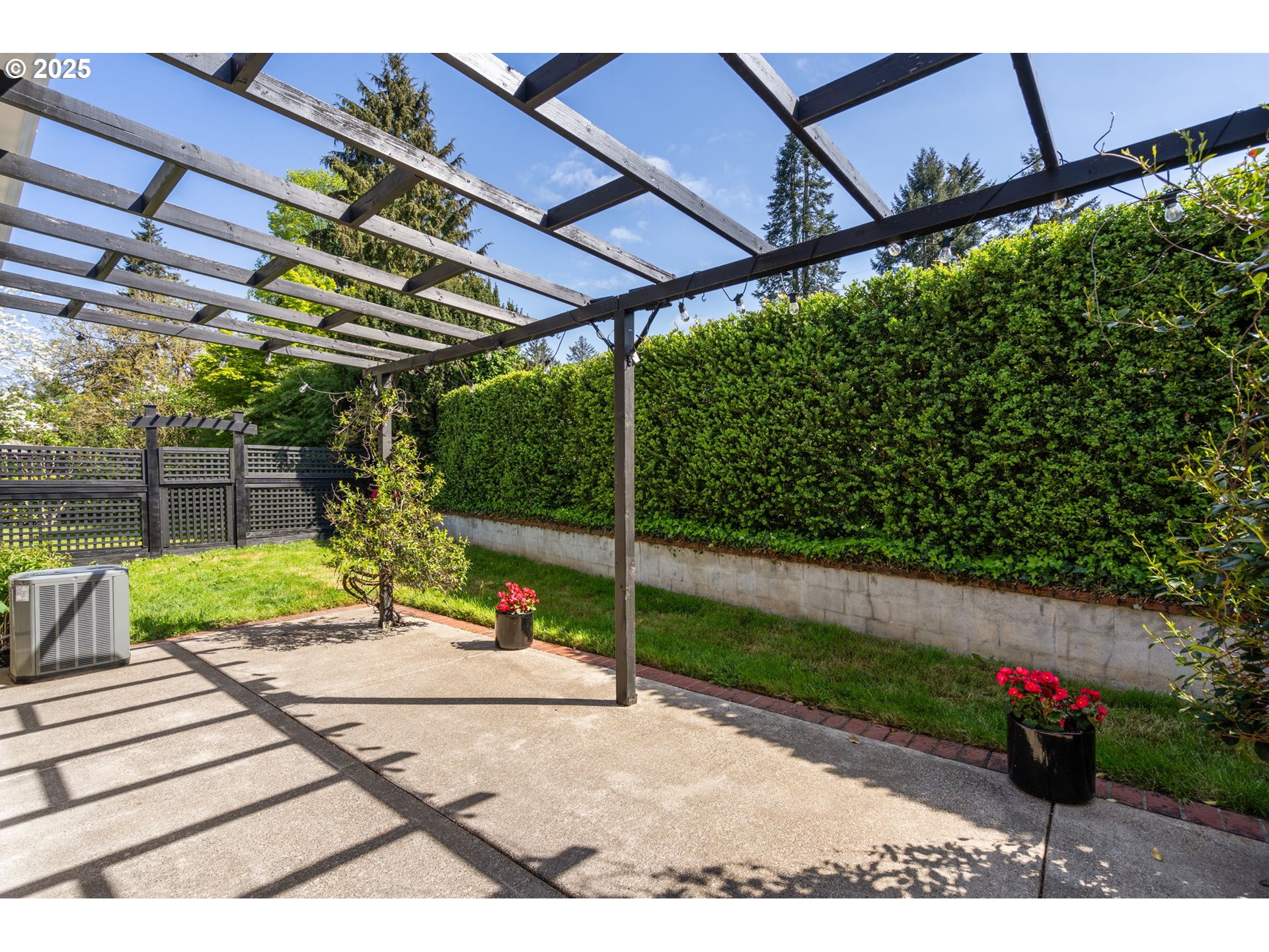 8075 Southwest Valley View Court Portland, OR 97225 - Photo 22 of 23 Gallery Image 22