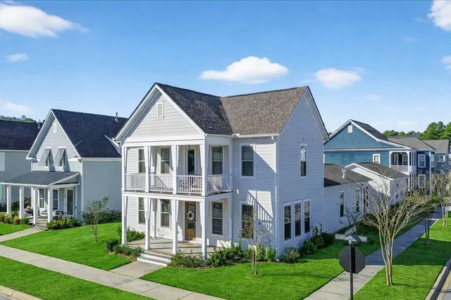 $725,000 | 274 Great Lawn Drive, Summerville, SC 29486