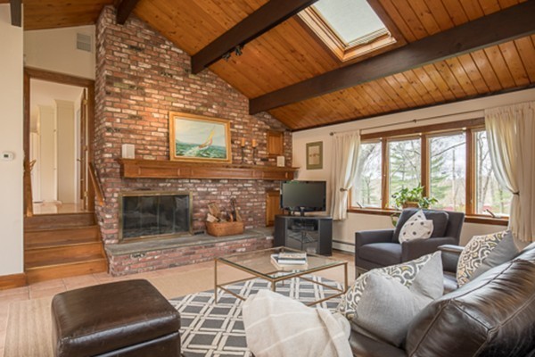 21 Rockwood Road Hingham, MA 02043 - Photo 9 of 27 Gallery Image 9