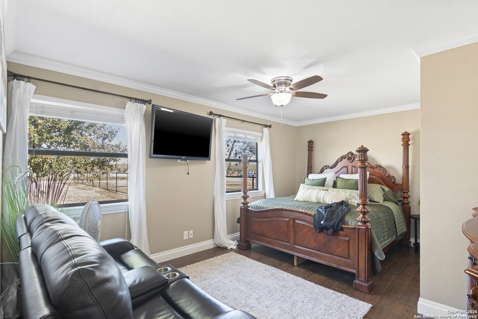 210 Barnes Road Uvalde, TX 78801 - Photo 28 of 50