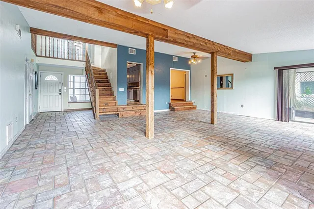 a view of a entrance door of the house