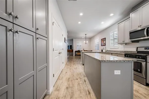 $365,000 | 5607 Hometown Lane, Lithia, FL 33547