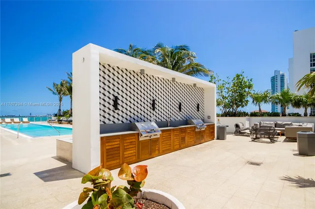 $1,400,000 | 2900 Northeast 7th Avenue, Unit 3904, Miami, FL 33137