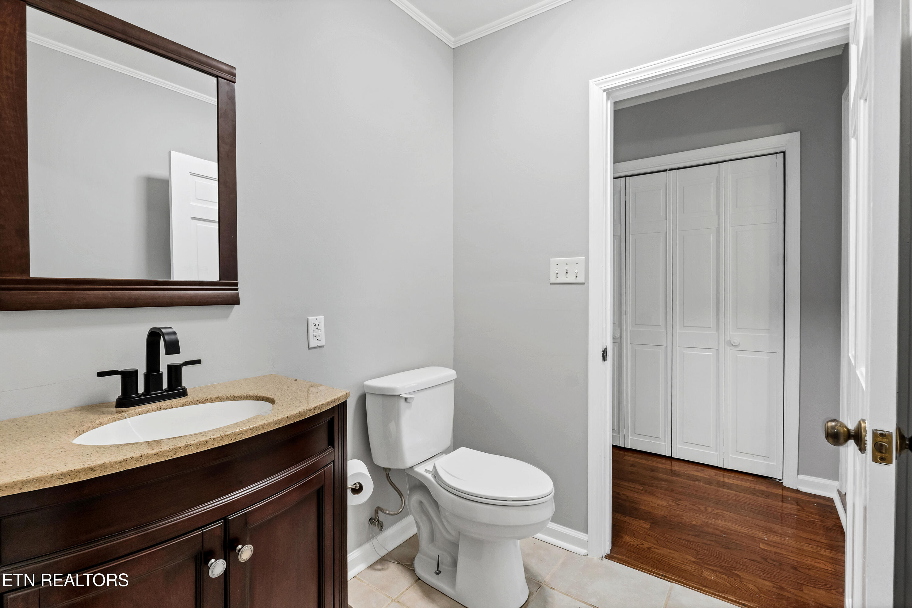 202 Candora Road Maryville, TN 37804 - Photo 32 of 47 Powder room main level