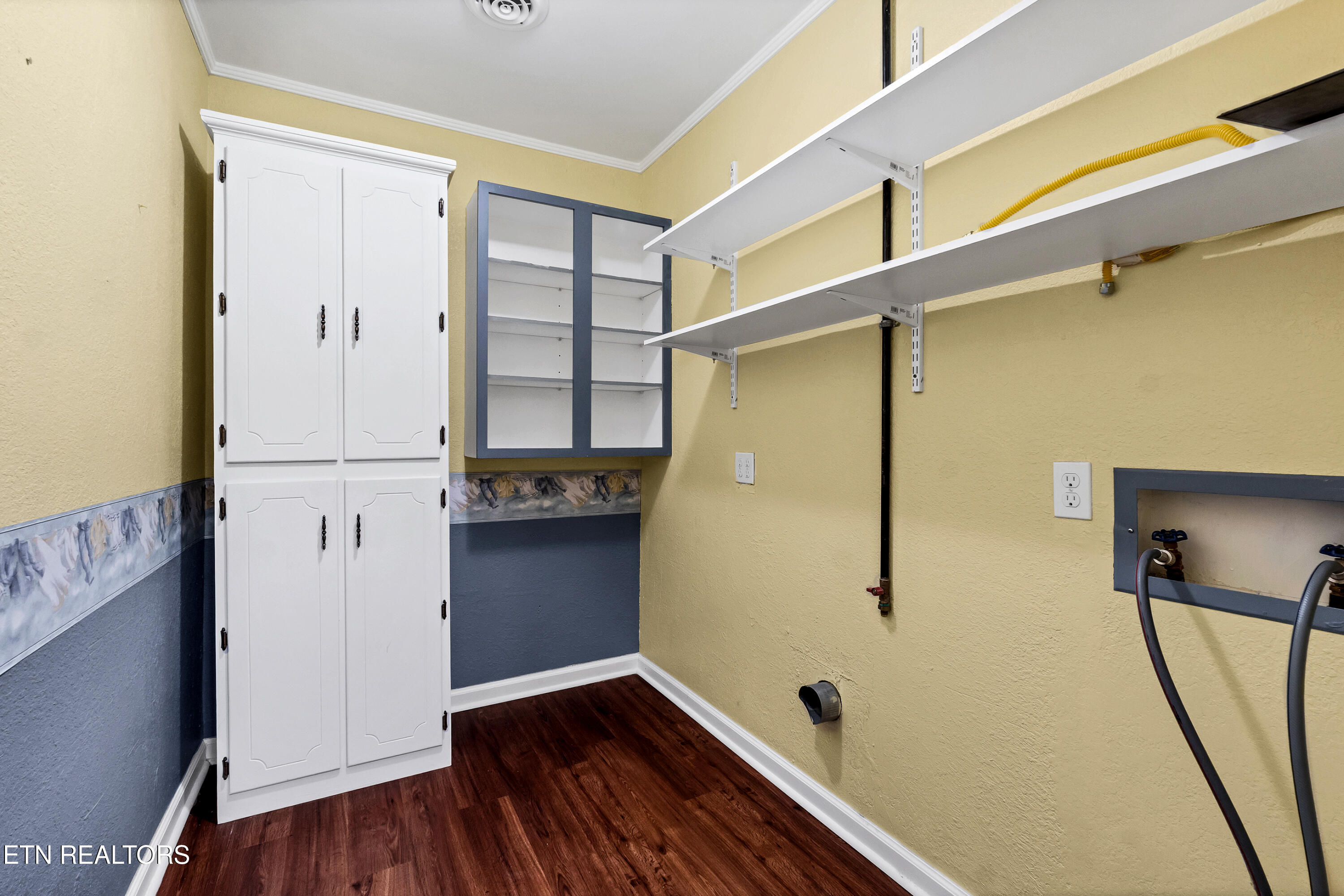 202 Candora Road Maryville, TN 37804 - Photo 33 of 47 Laundry room main level