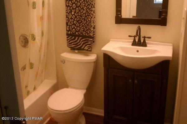 85 Huffman Circle Bushkill, PA 18324 - Photo 13 of 20 Bathroom