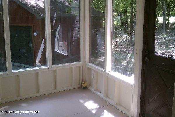 85 Huffman Circle Bushkill, PA 18324 - Photo 15 of 20 3 Season Porch