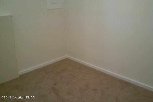 85 Huffman Circle Bushkill, PA 18324 - Photo 6 of 20 Den-Office