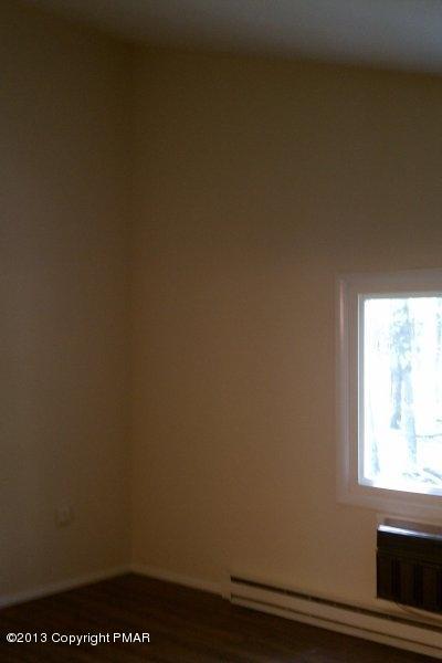 85 Huffman Circle Bushkill, PA 18324 - Photo 10 of 20 Master High Ceiling