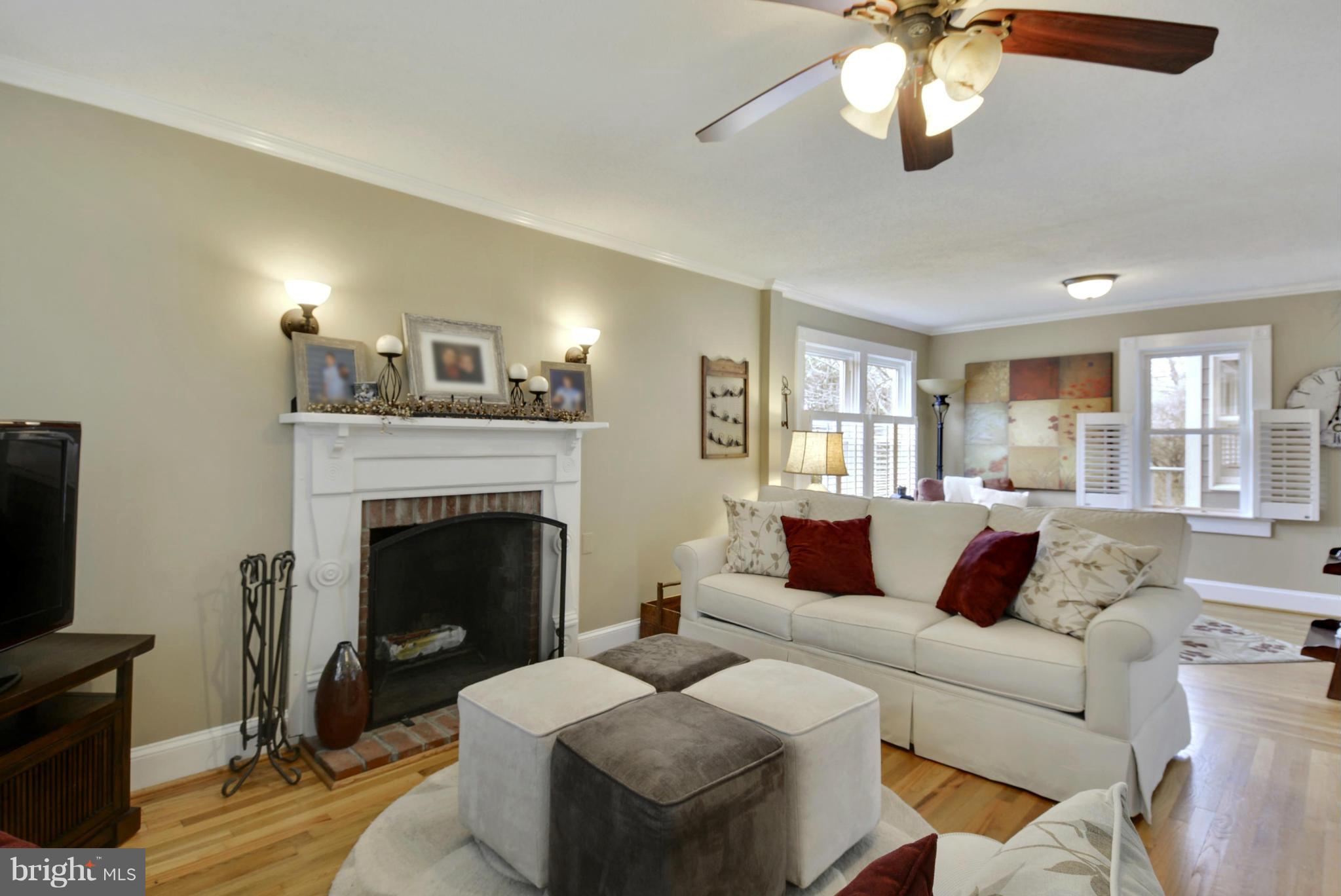 23501 Peach Tree Road Clarksburg, MD 20871 - Photo 10 of 30 Living room open to dining room