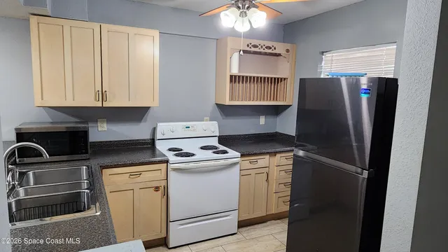 $1,300 | 2980 Sir Hamilton Circle, Unit 6, Titusville, FL 32780