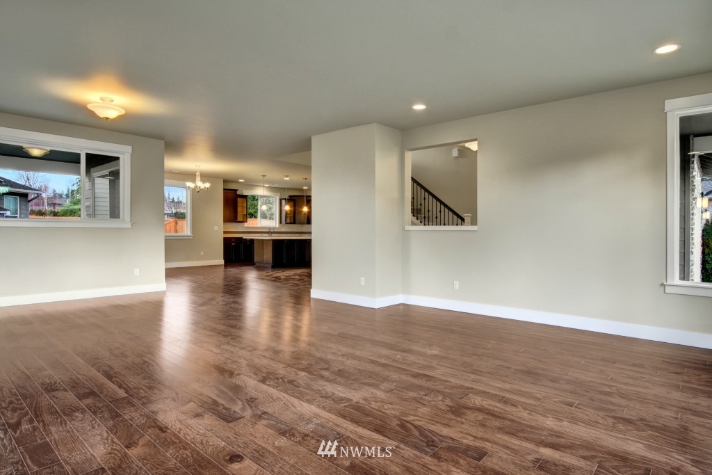 5130 Northeast 2nd Place Renton, WA 98059 - Photo 6 of 16 Gallery Image 6