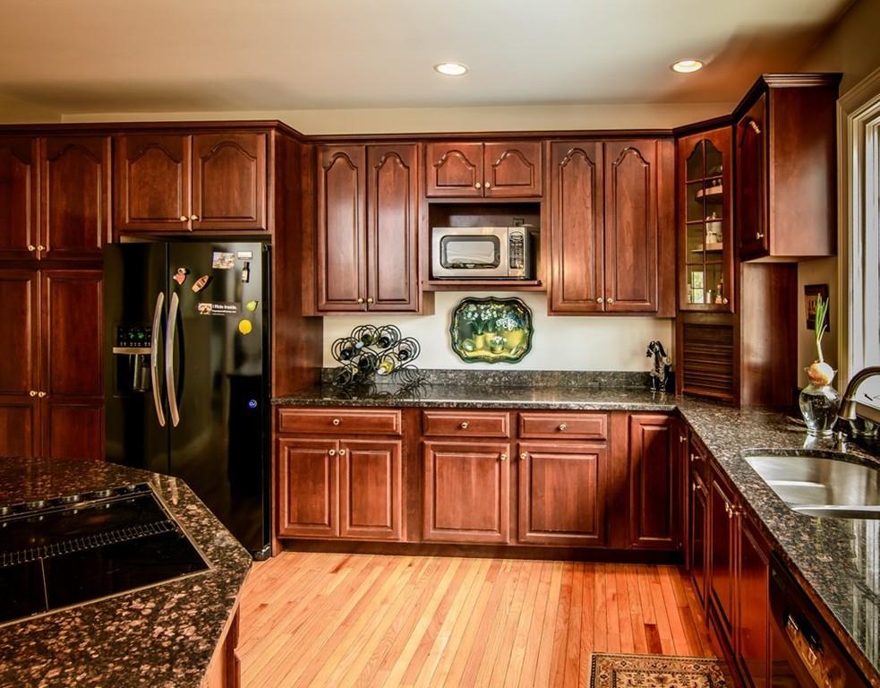 8 Gable Ridge Road Westborough, MA 01581 - Photo 12 of 30 Gallery Image 12