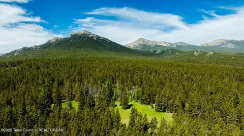 $5,750,000 | Hazelton Peak Ranch, Buffalo, WY 82834