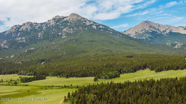 $5,750,000 | Hazelton Peak Ranch, Buffalo, WY 82834