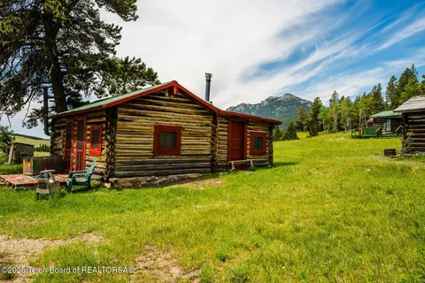 $5,750,000 | Hazelton Peak Ranch, Buffalo, WY 82834