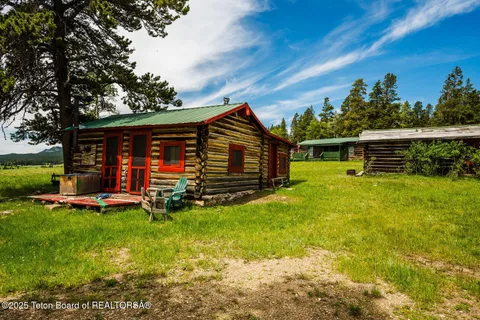 $5,750,000 | Hazelton Peak Ranch, Buffalo, WY 82834