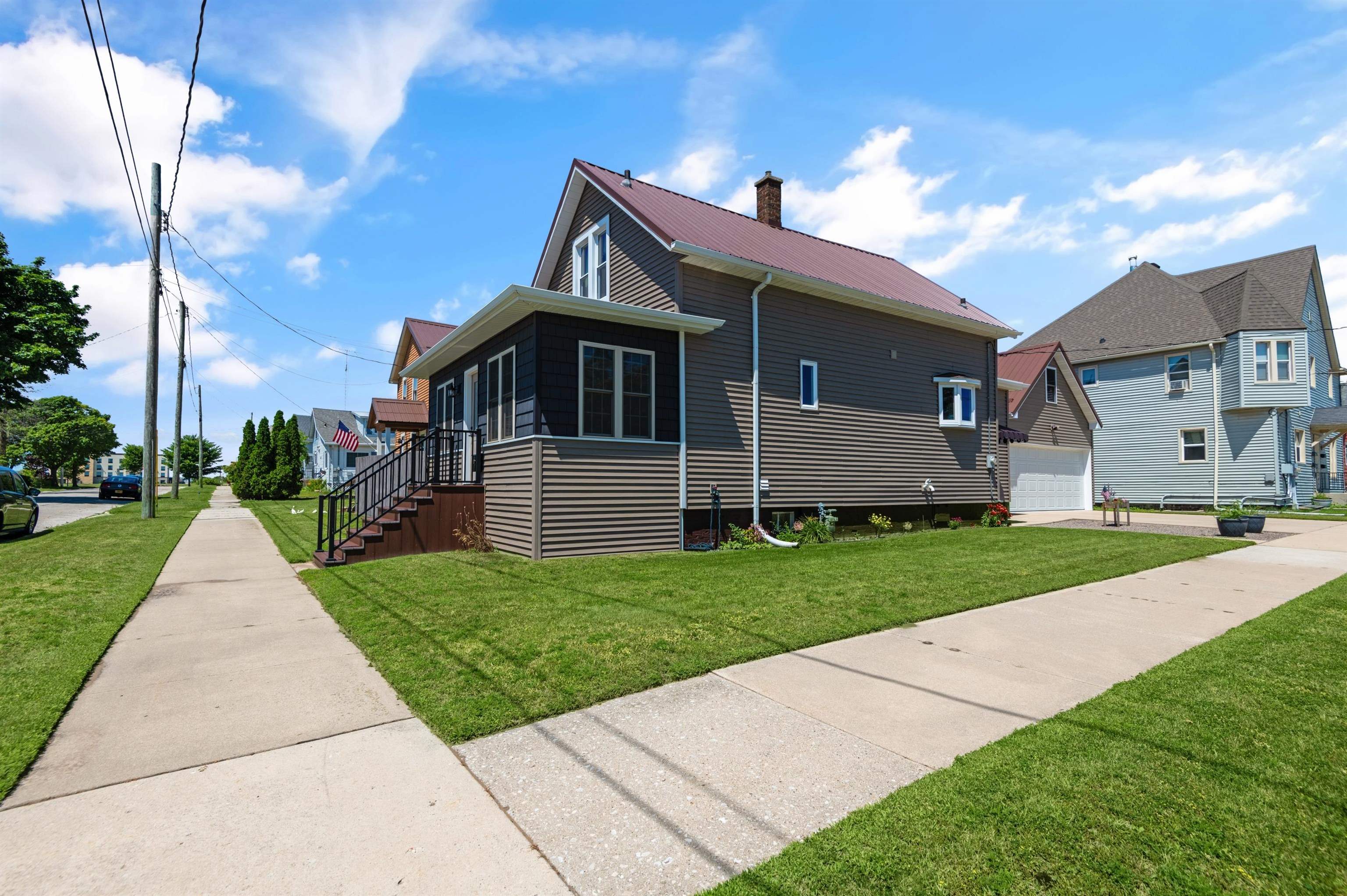 1102 16th Street Two Rivers, WI 54241 - Photo 2 of 33