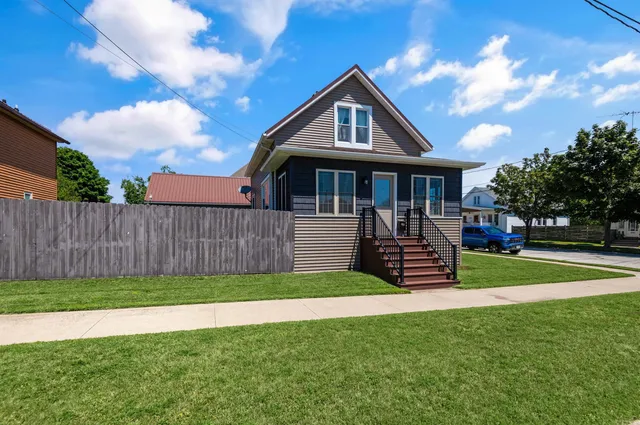 $294,900 | 1102 16th Street, Two Rivers, WI 54241