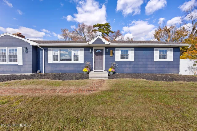 $495,000 | 802 East Hickory Drive, Lanoka Harbor, NJ 08734