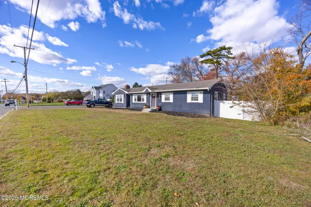 $495,000 | 802 East Hickory Drive, Lanoka Harbor, NJ 08734