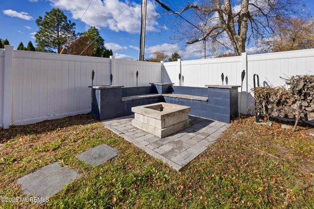 $495,000 | 802 East Hickory Drive, Lanoka Harbor, NJ 08734