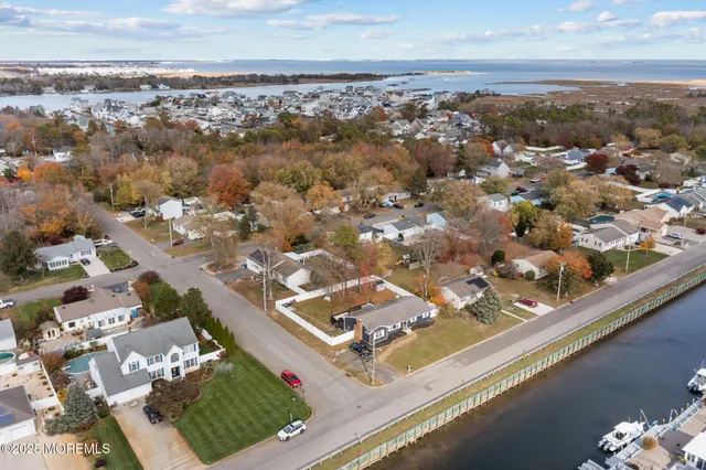 $495,000 | 802 East Hickory Drive, Lanoka Harbor, NJ 08734