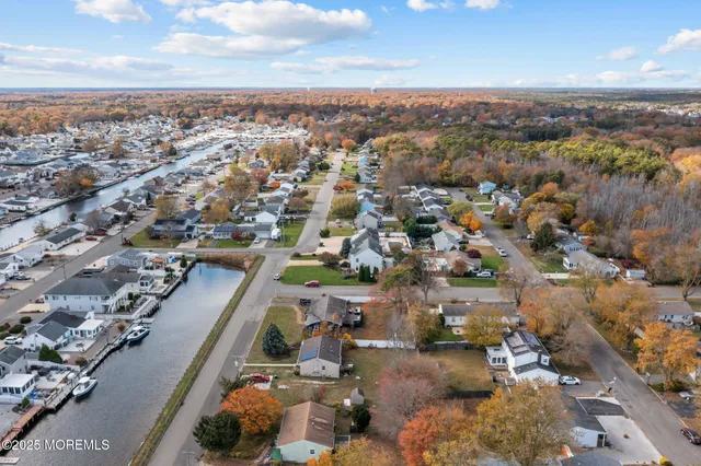 $495,000 | 802 East Hickory Drive, Lanoka Harbor, NJ 08734