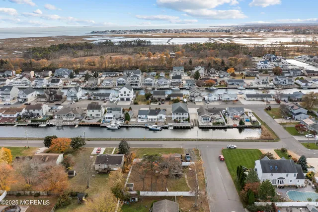 $495,000 | 802 East Hickory Drive, Lanoka Harbor, NJ 08734