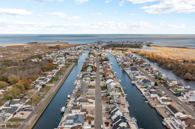 $495,000 | 802 East Hickory Drive, Lanoka Harbor, NJ 08734