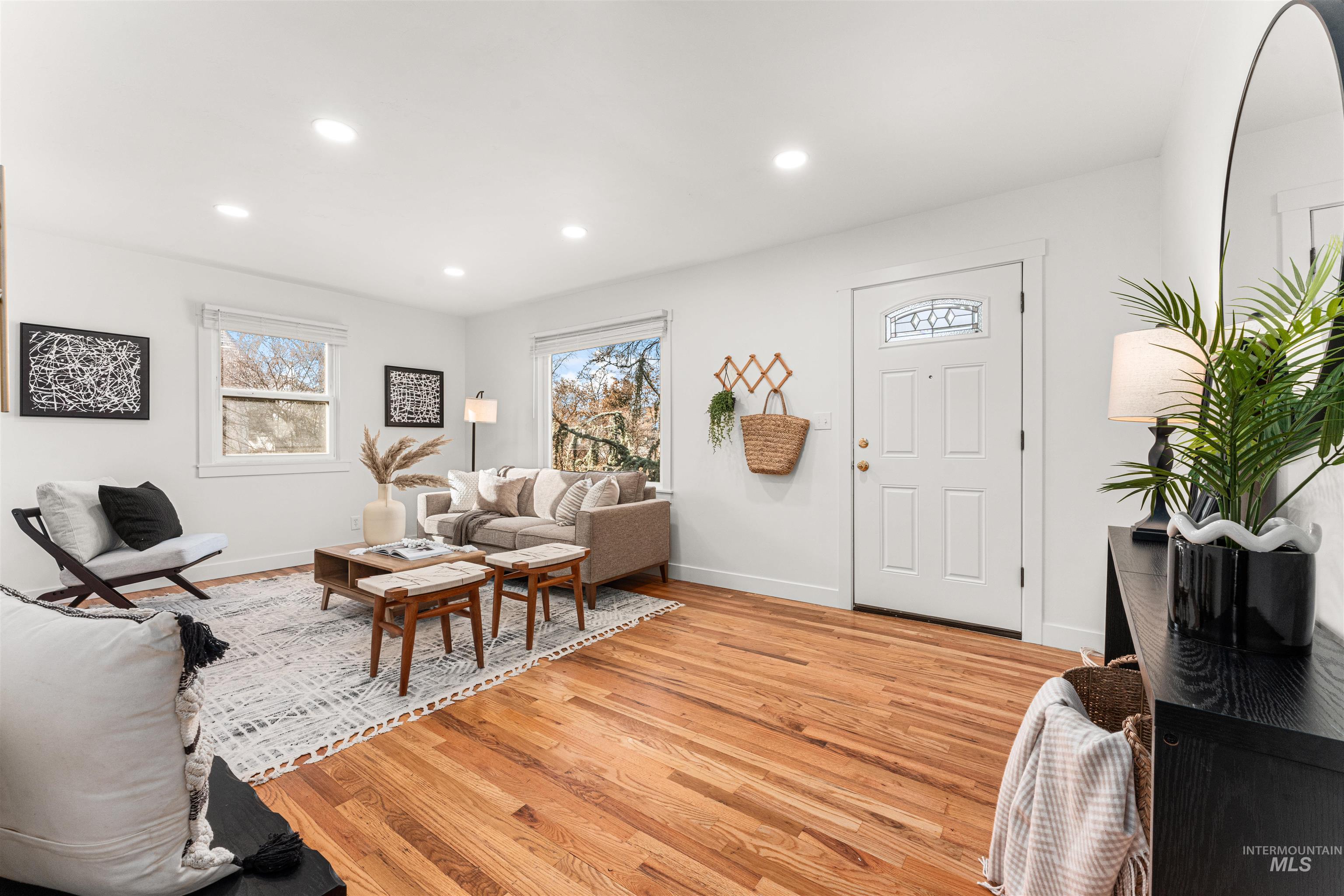 500 North Pacific Street Boise, ID 83706 - Photo 15 of 49 Living area with light wood-style flooring and recessed lighting
