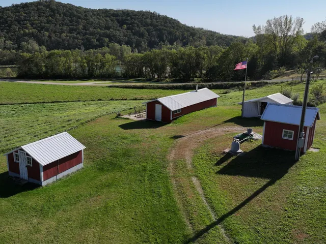 $450,000 | 34760 Fawn Drive, Lanesboro, MN 55949