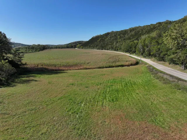 $450,000 | 34760 Fawn Drive, Lanesboro, MN 55949