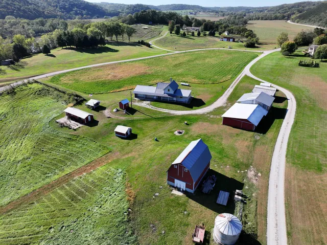 $450,000 | 34760 Fawn Drive, Lanesboro, MN 55949