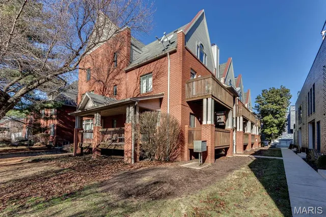 $275,000 | 4111 West Pine Boulevard, Unit 11, St. Louis, MO 63108